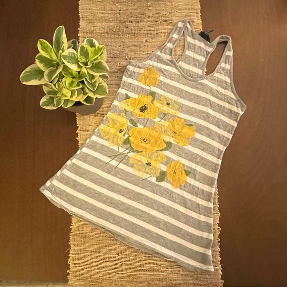 2010s WetSeal Floral Striped Tank Top - Picture 1 of 3